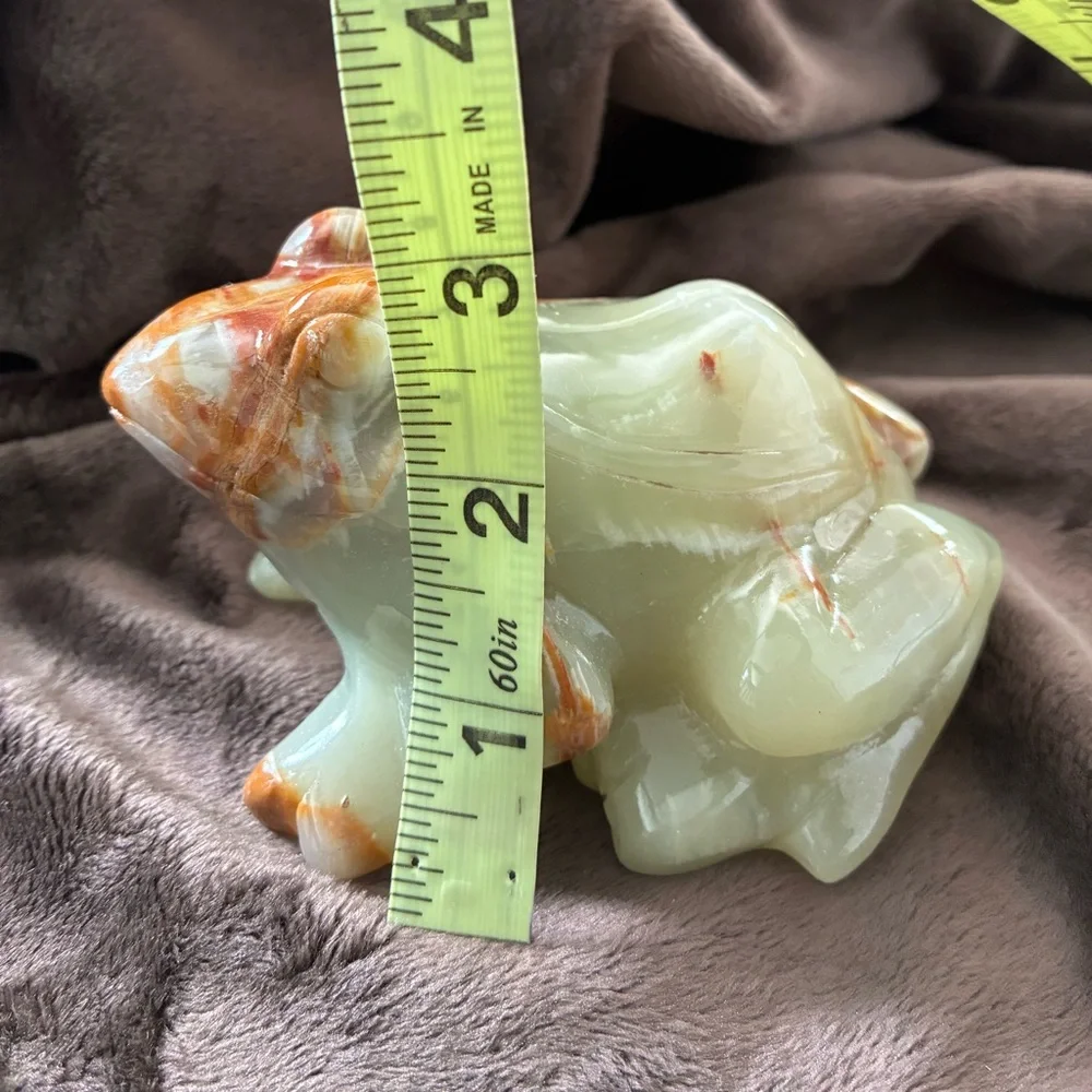Carved Green Onyx Frog Figurine - Picture 6 of 9